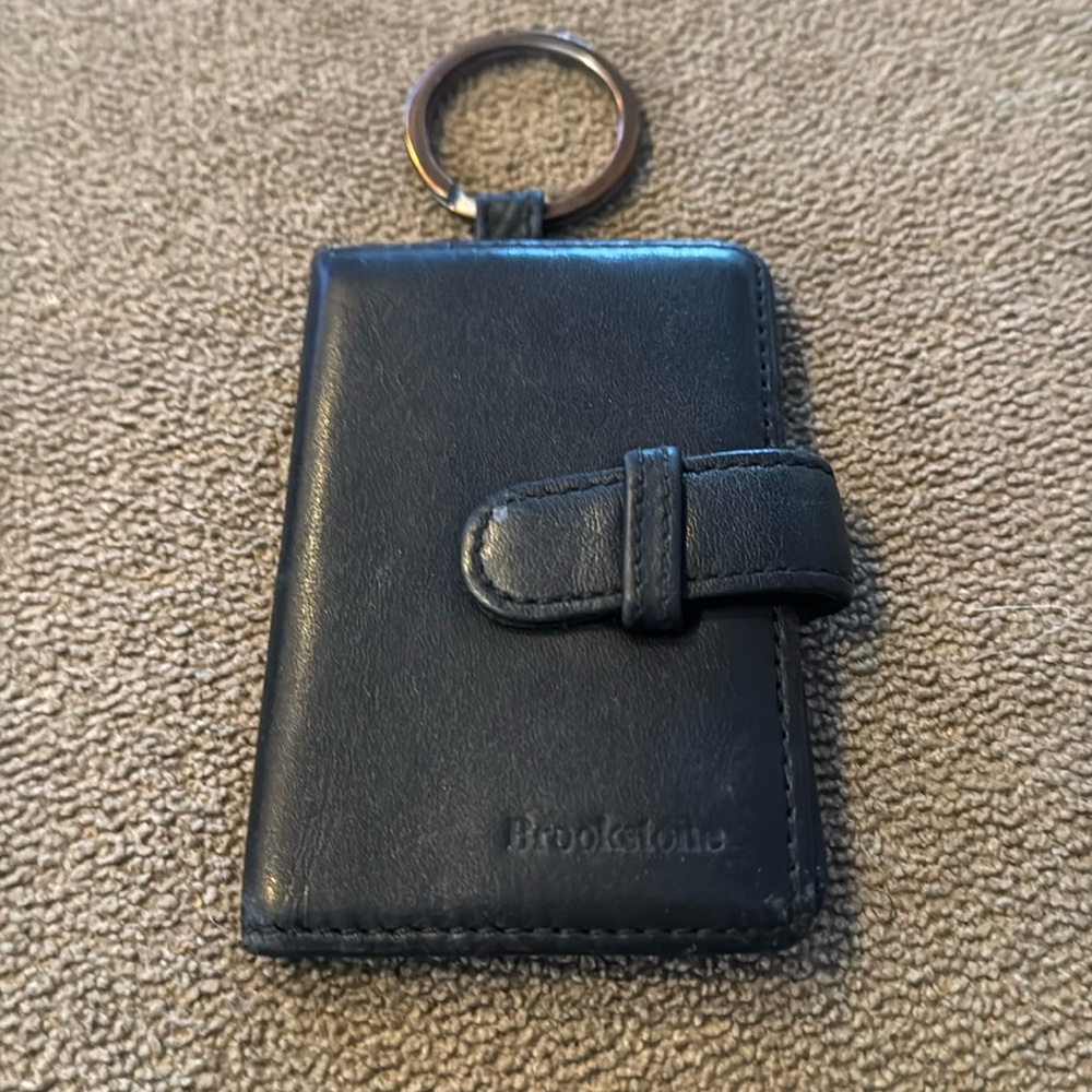 Brookstone Black Leather ID Holder Keychain (TD)
